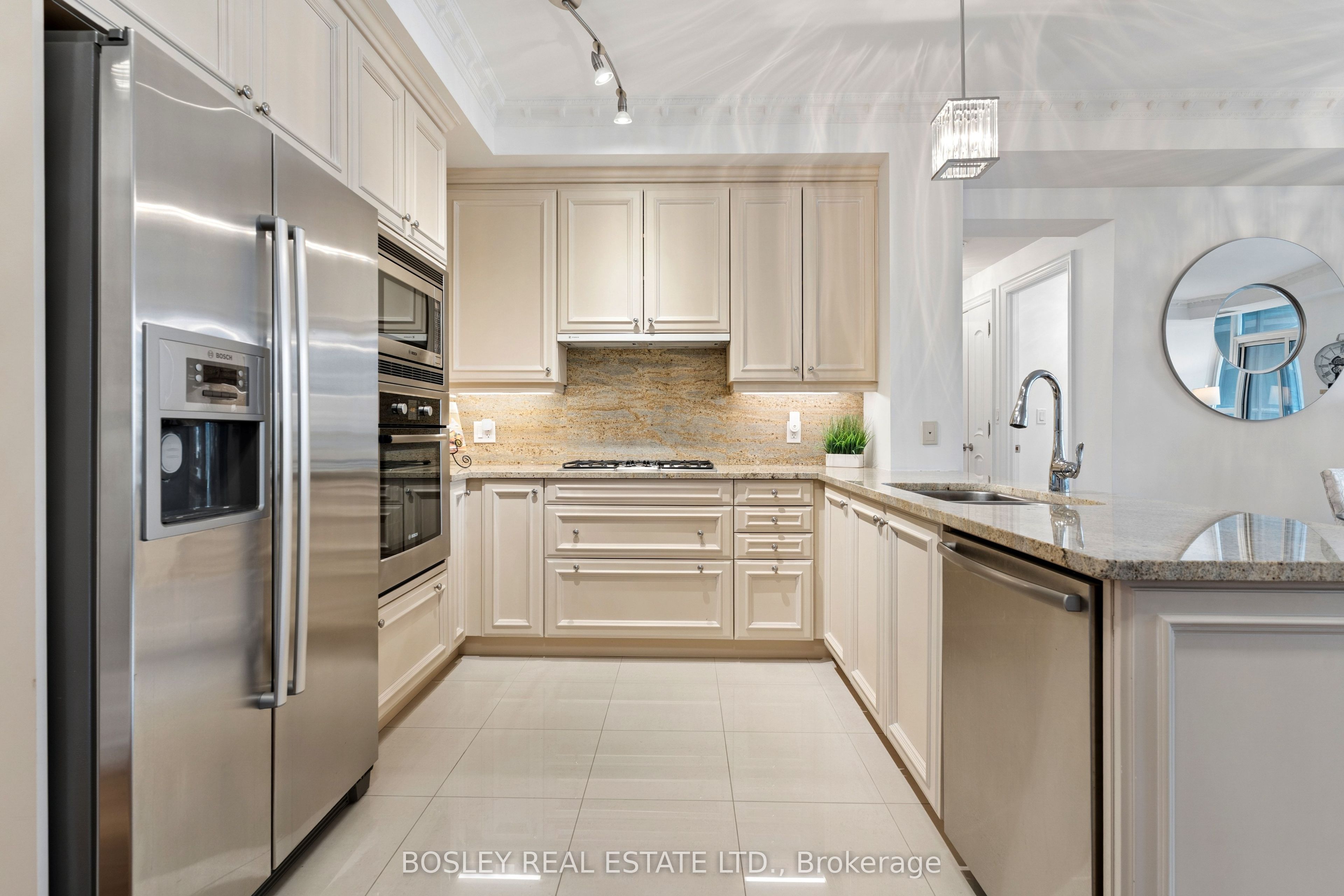 16 Harbour Street 4501 Property Photo 7