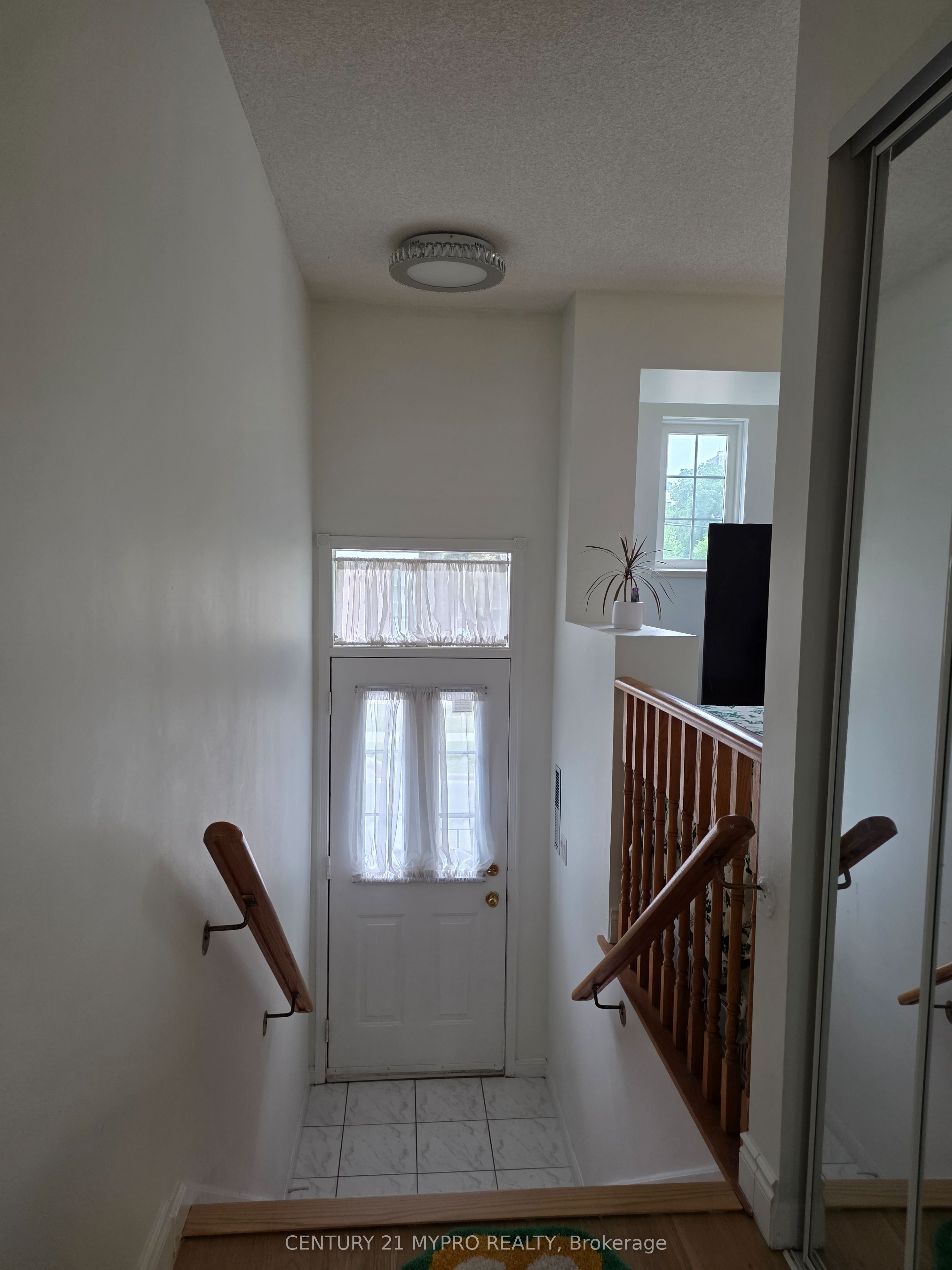221 Grandview Way Property Photo 3