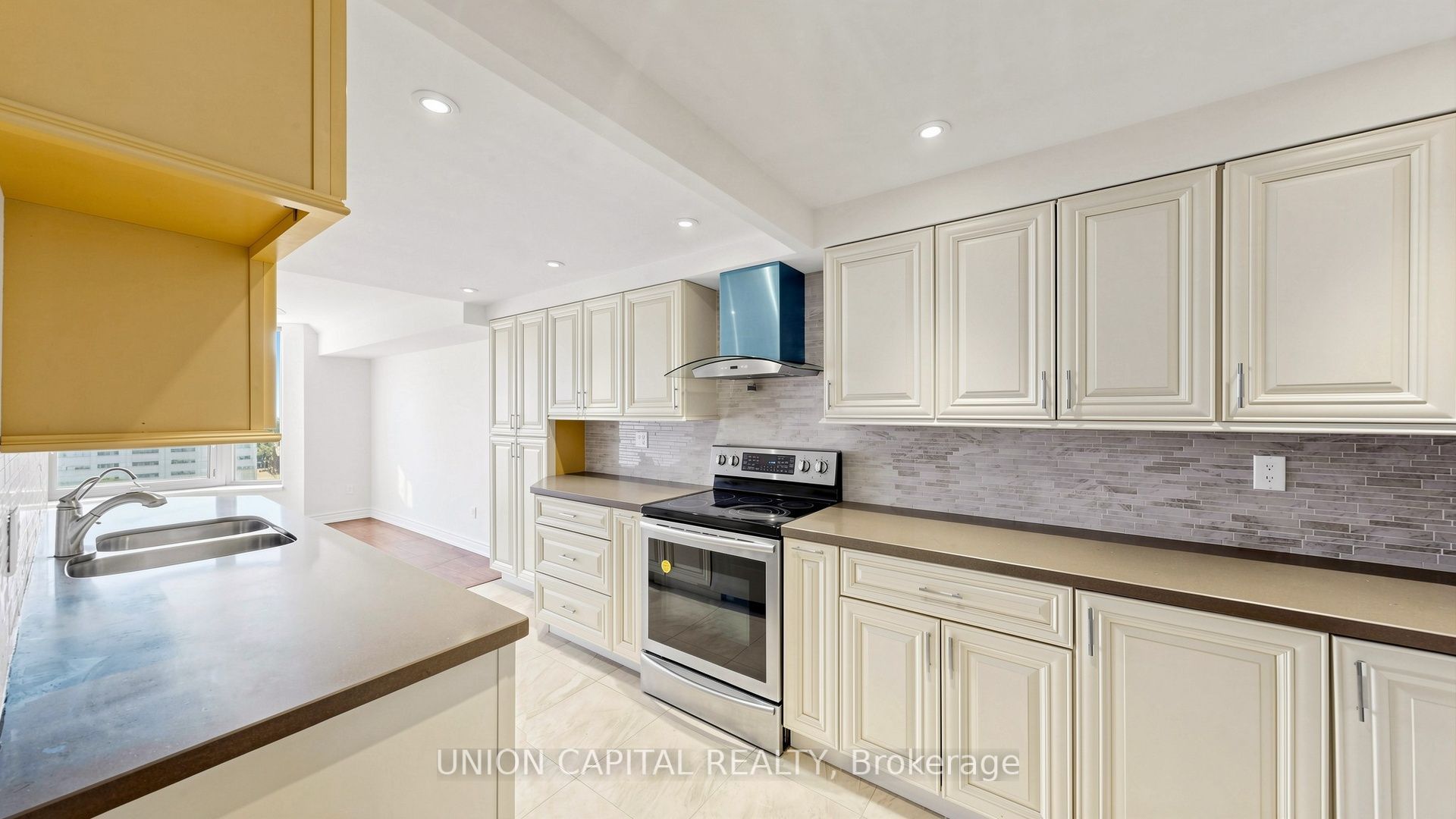 62 Wellesley Street W 1405 Property Photo 11
