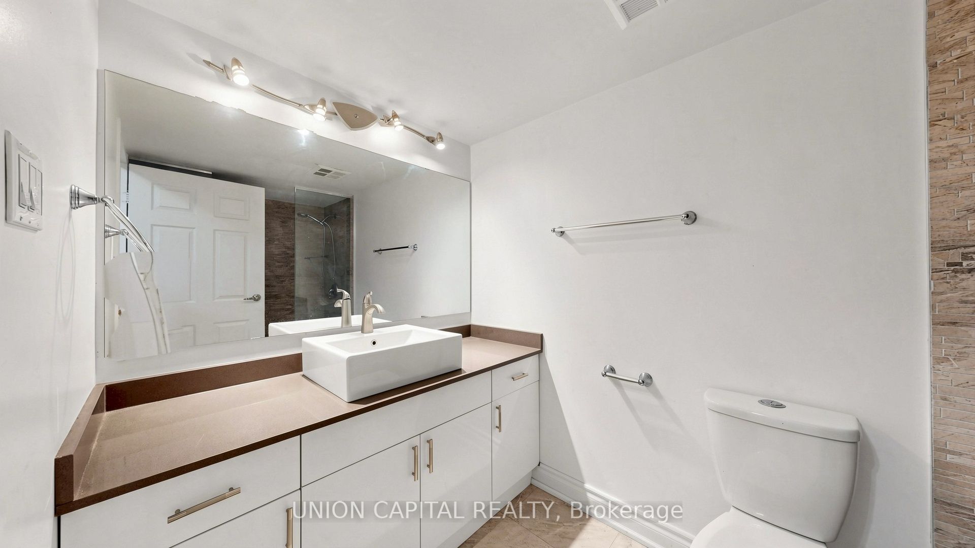 62 Wellesley Street W 1405 Property Photo 14