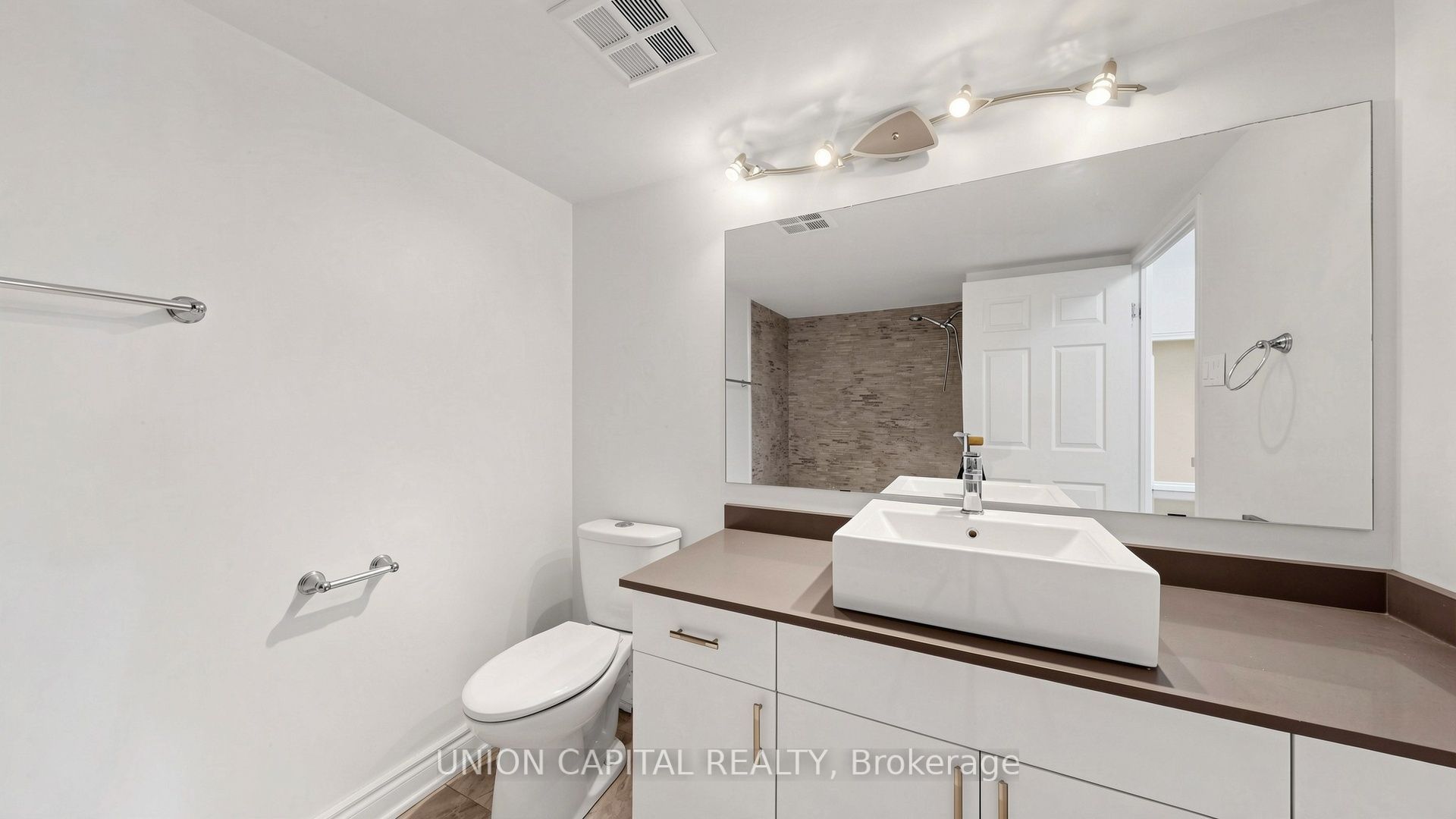 62 Wellesley Street W 1405 Property Photo 17