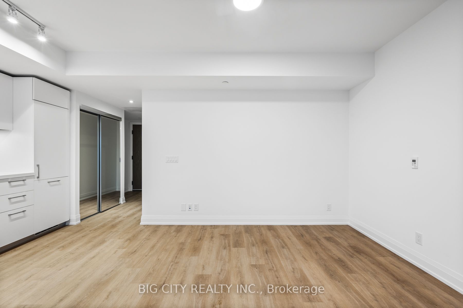 36 Brentcliffe Road 801 Property Photo 6