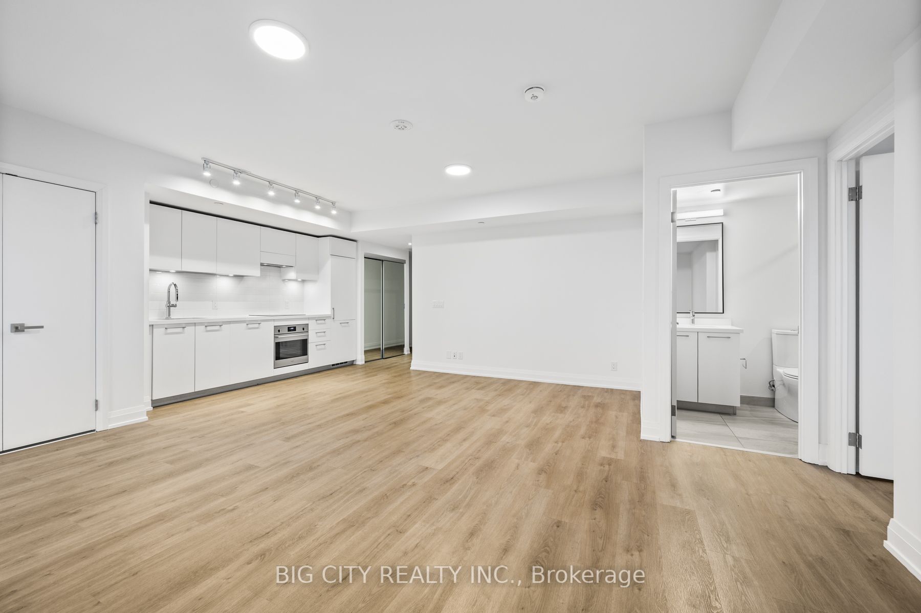 36 Brentcliffe Road 801 Property Photo 11