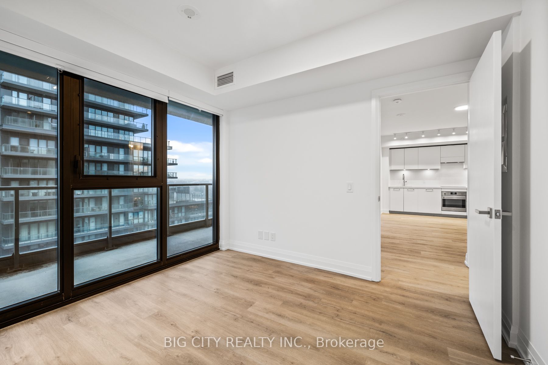 36 Brentcliffe Road 801 Property Photo 14