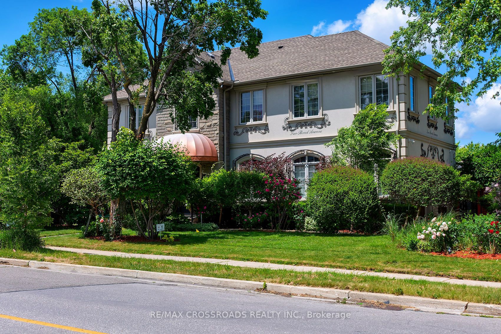 2 Bond Avenue