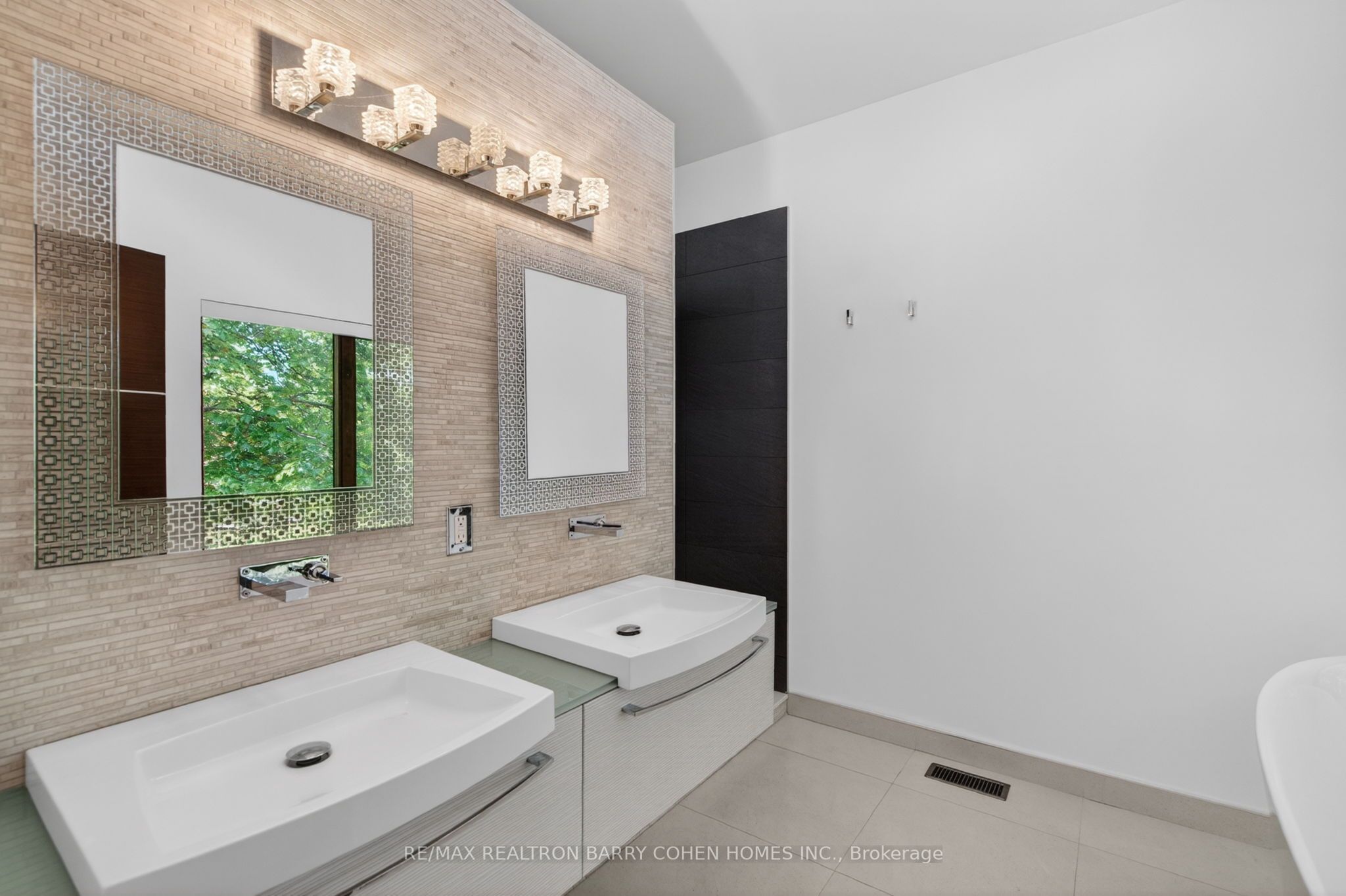 16 Chipping Road Property Photo 25
