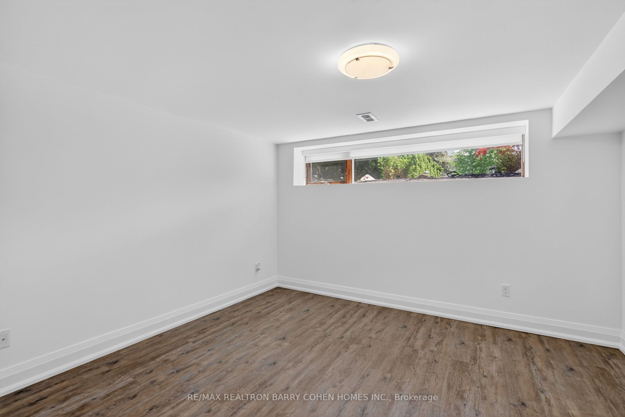 16 Chipping Road Property Photo 39