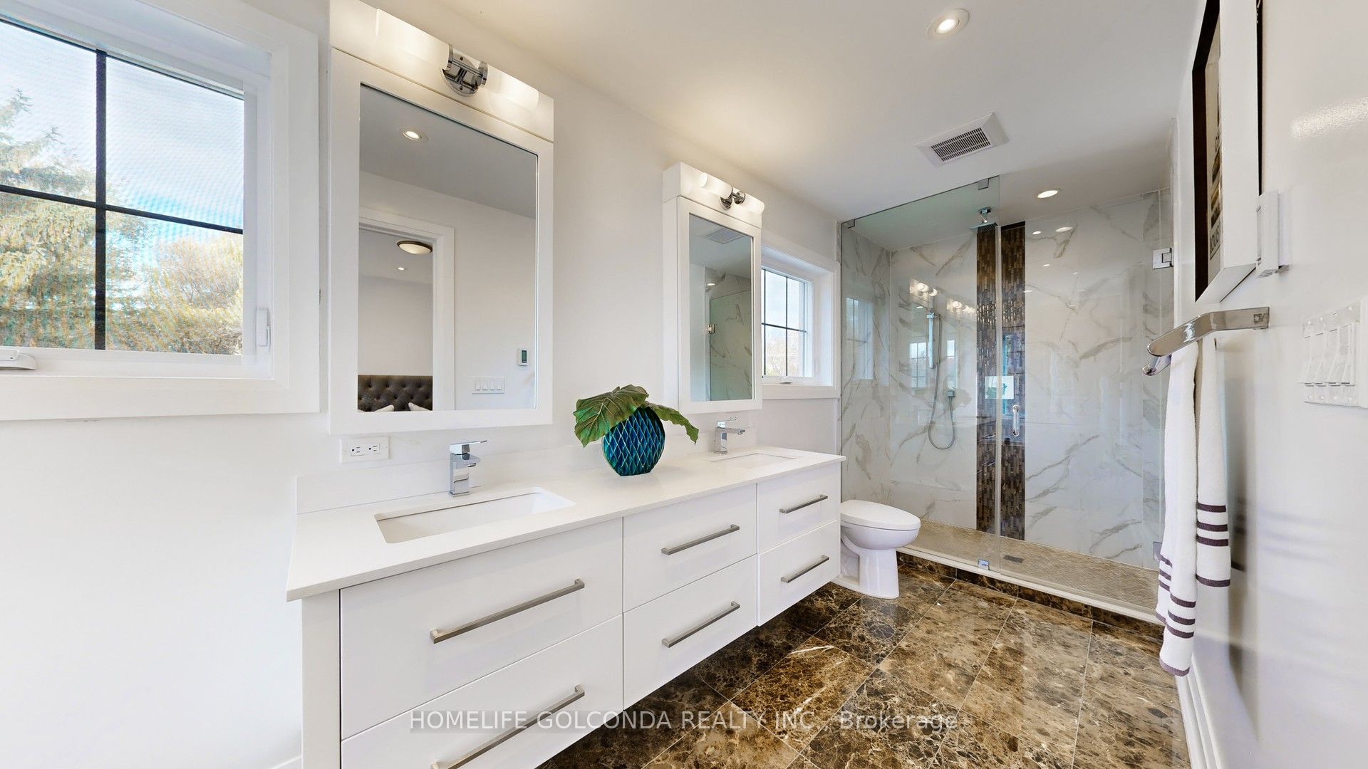 2466b Bayview Avenue Property Photo 31
