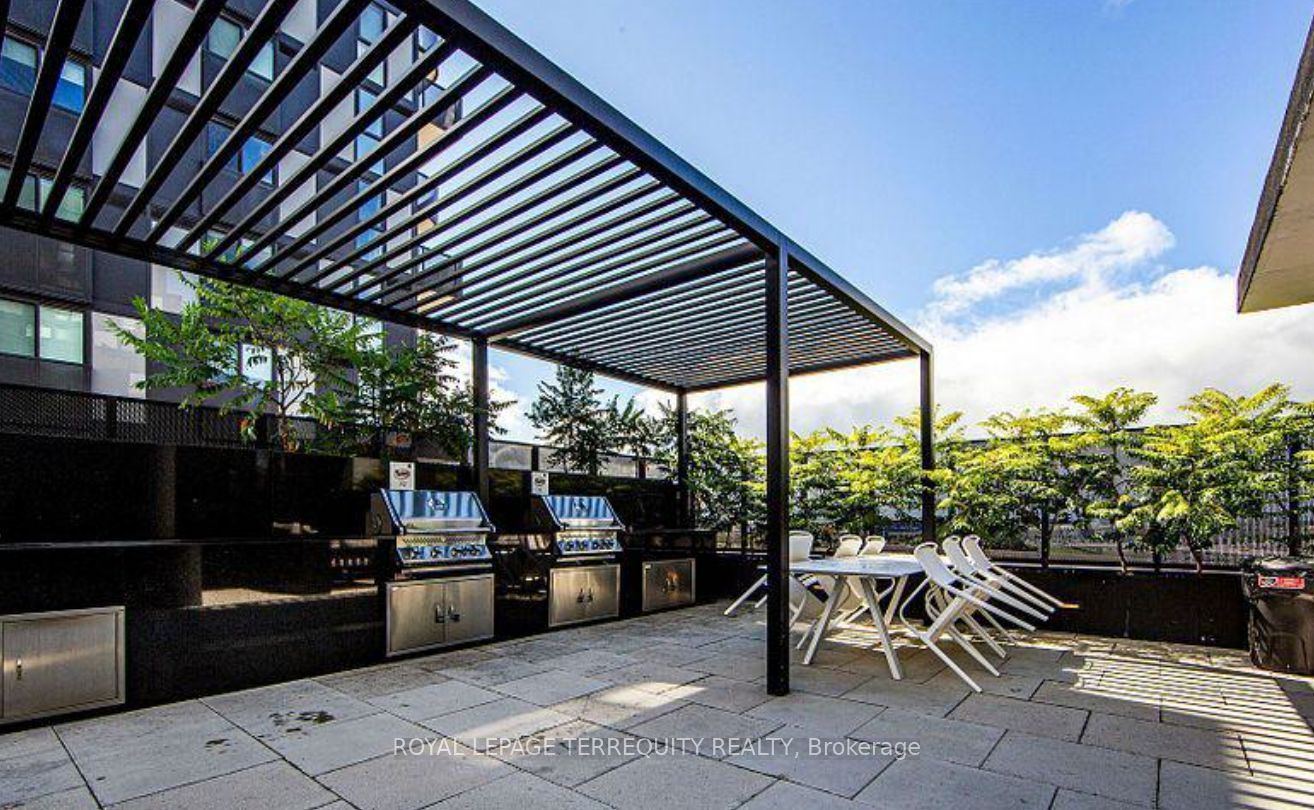 30 Tretti Way 720