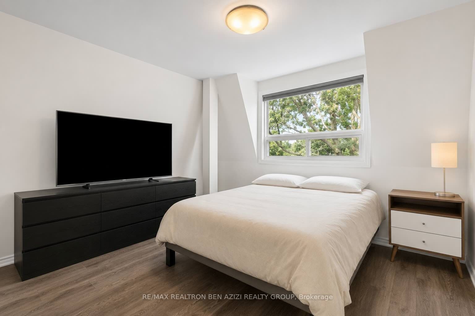 304 Roselawn Avenue Property Photo 25