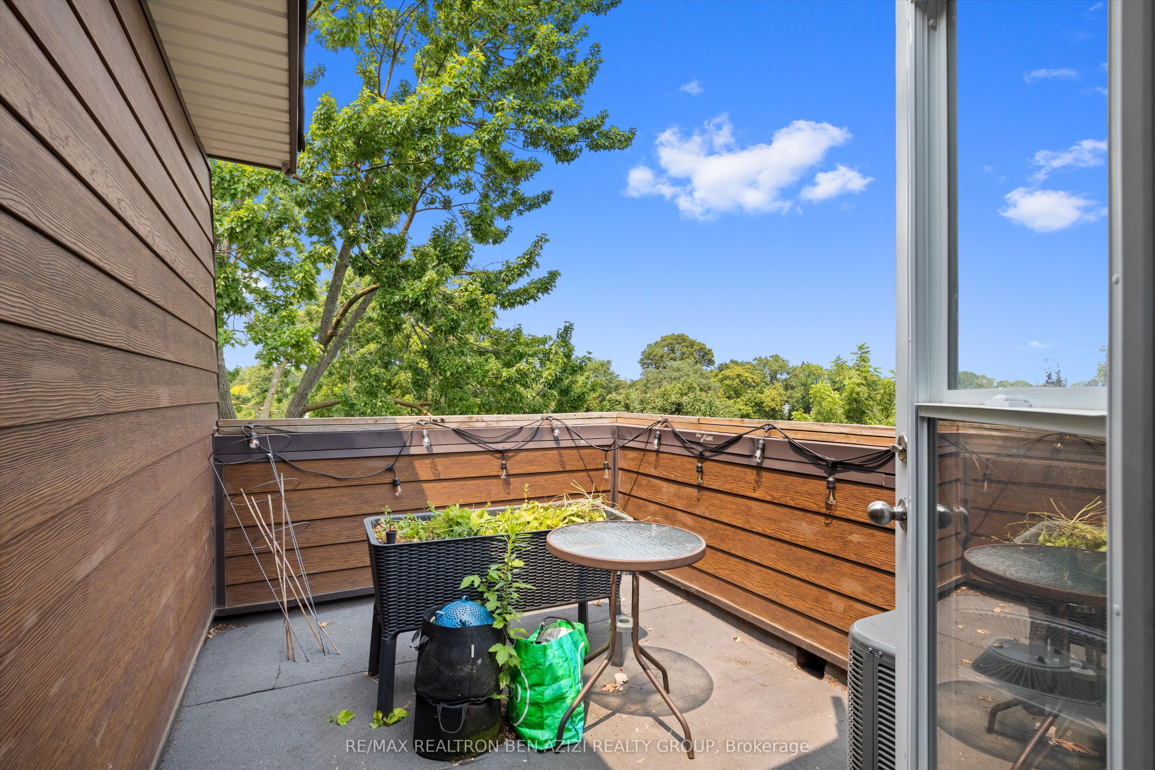 304 Roselawn Avenue Property Photo 26