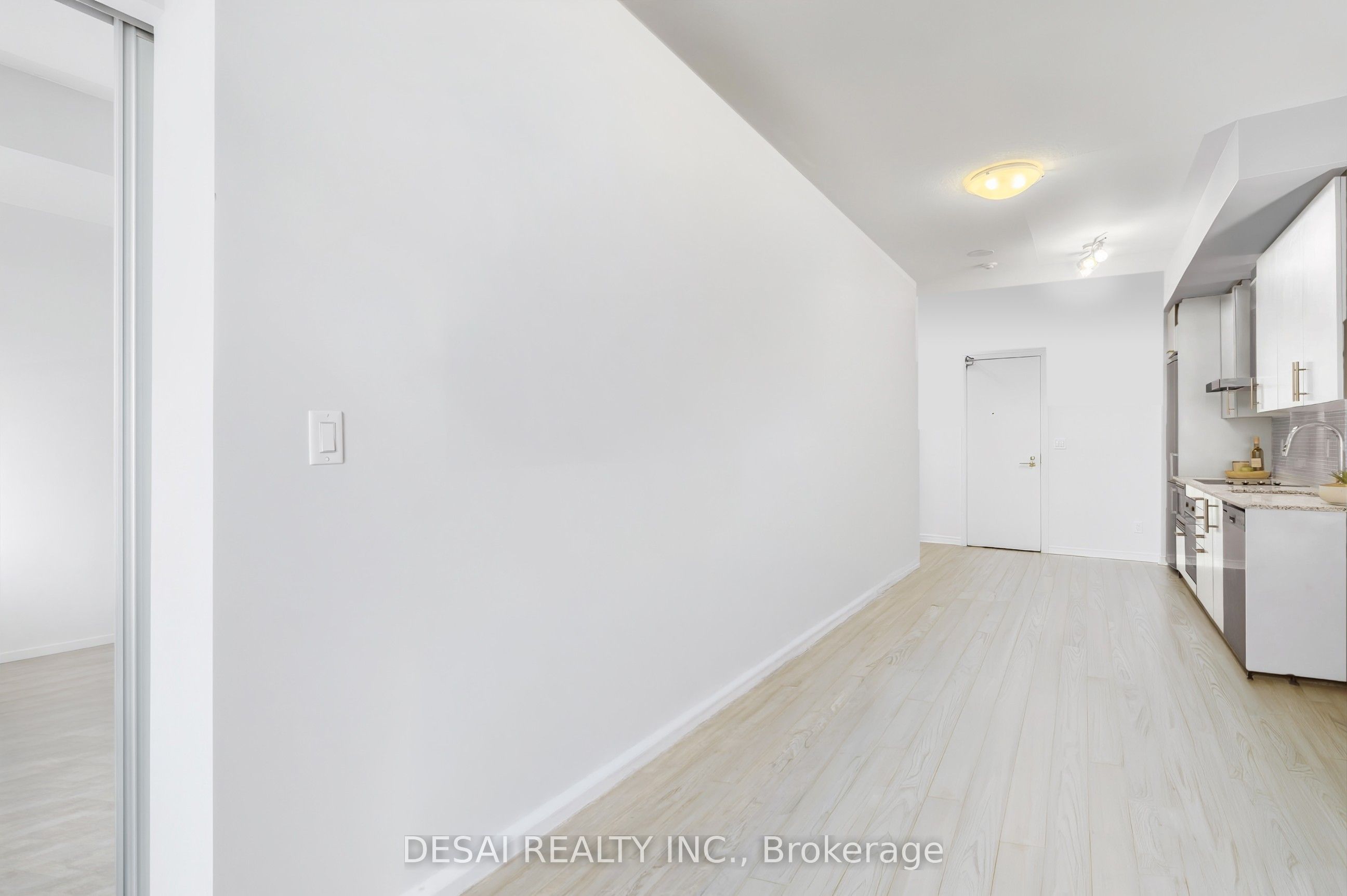 352 Front Street W 2321 Property Photo 10