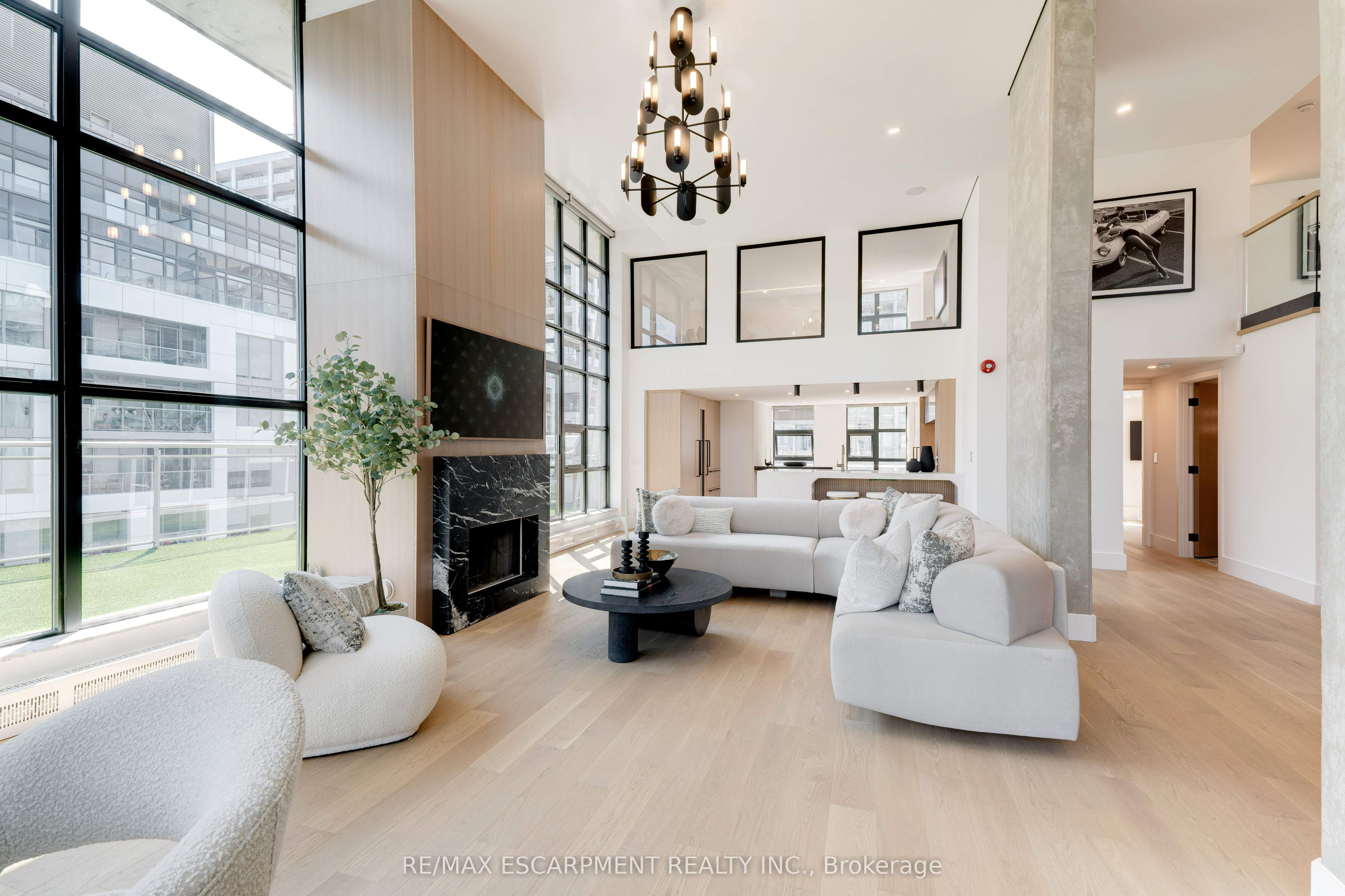 20 Niagara Street Ph1 Property Photo 6