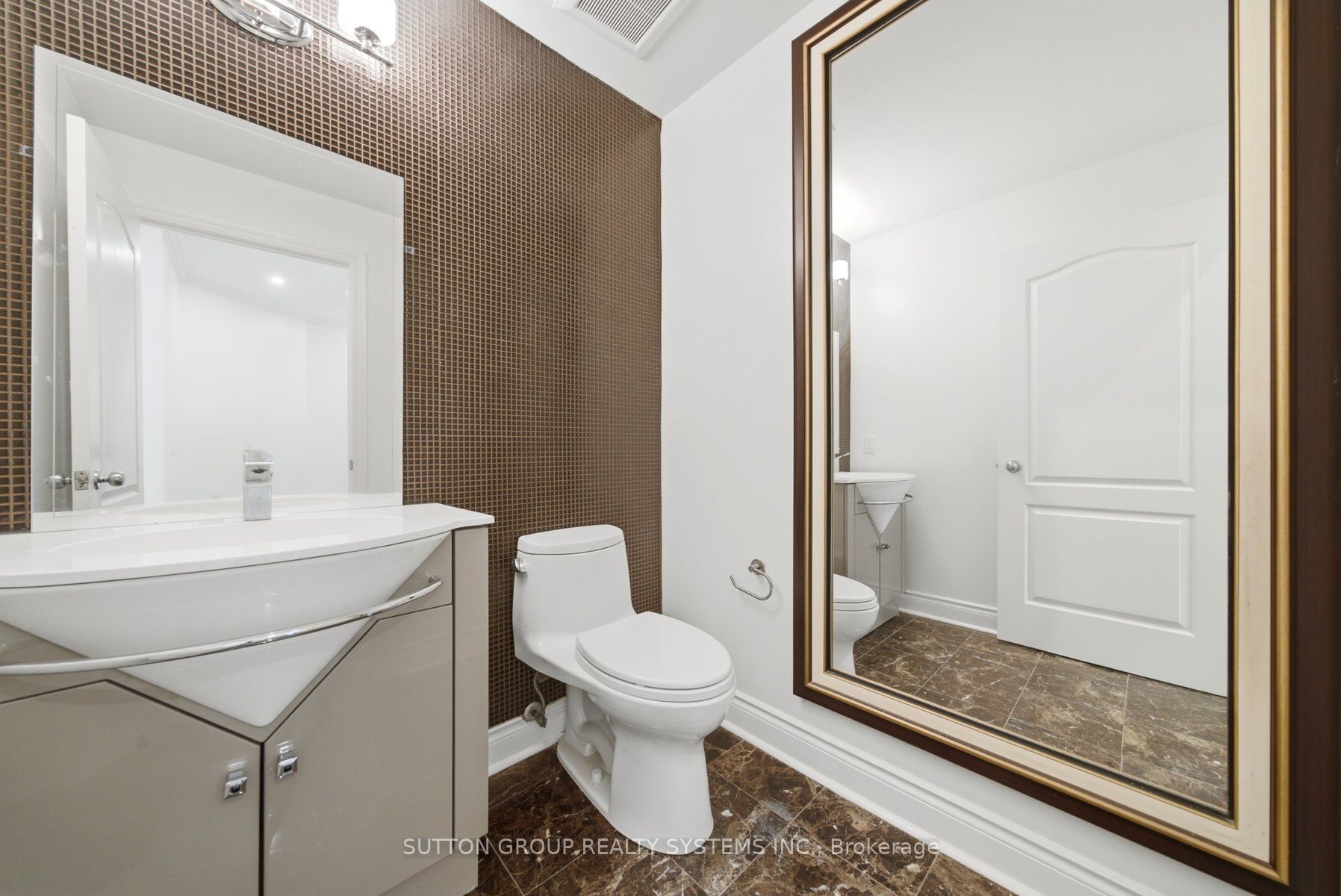 8 Rean Drive Uph 03 Property Photo 29