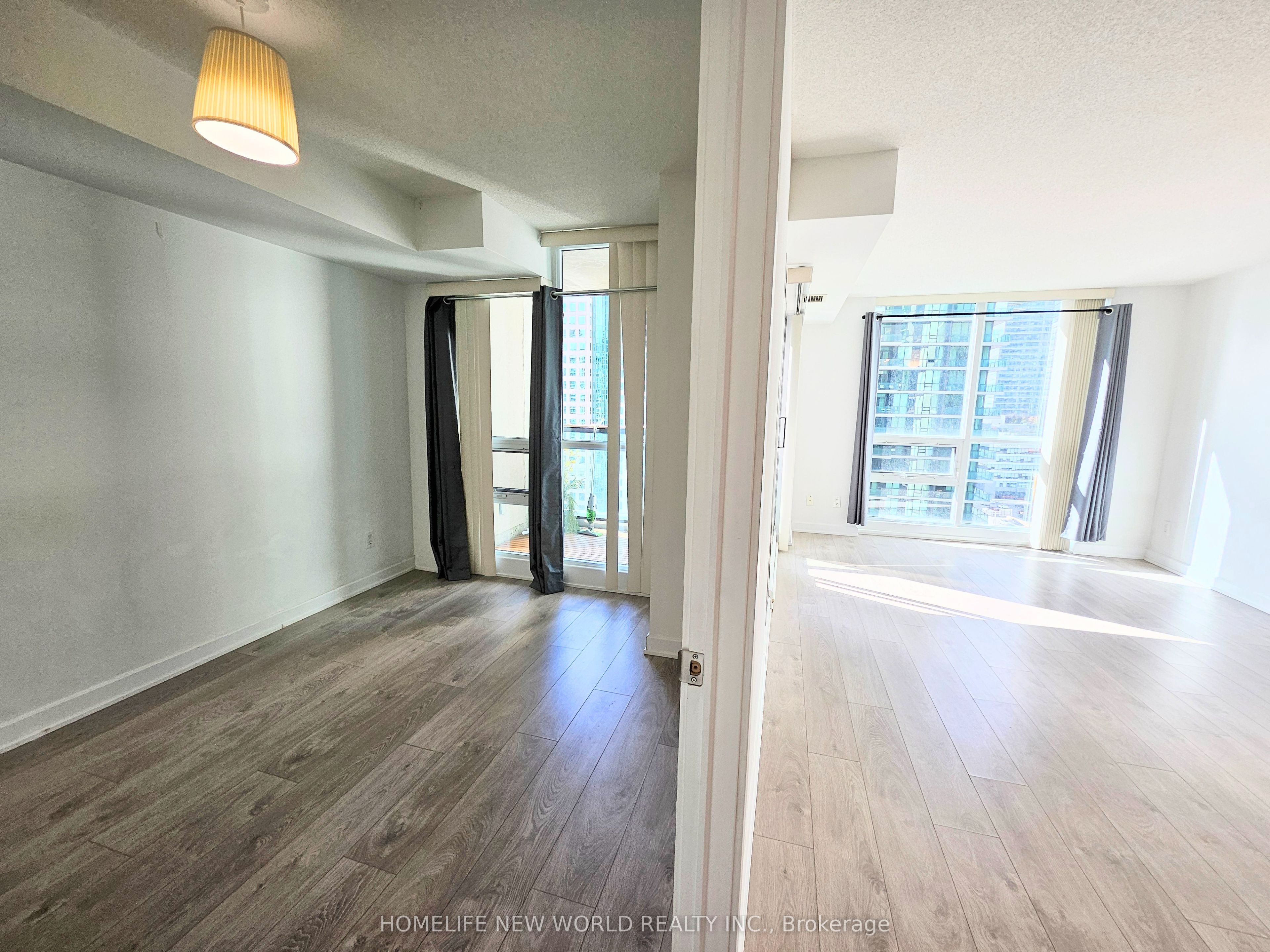 12 Yonge Street 1709 Property Photo 7