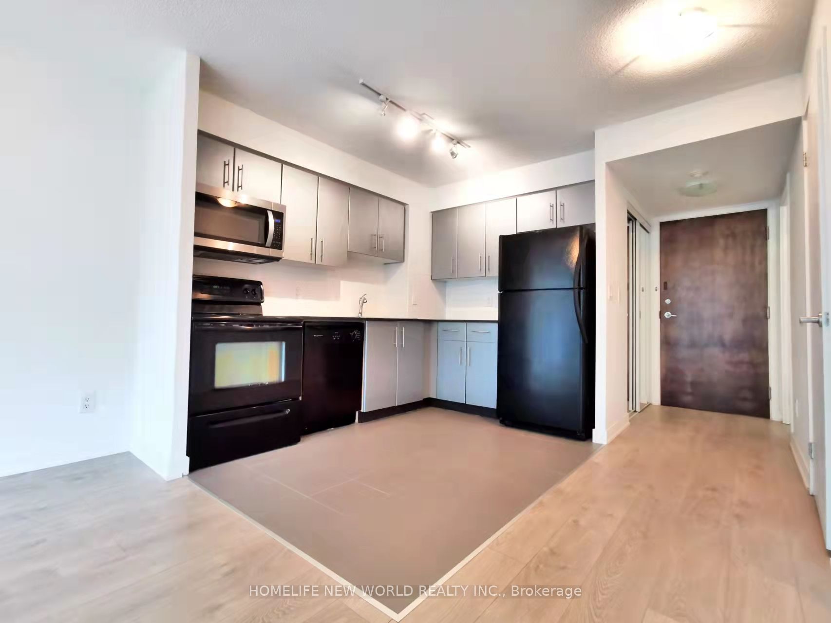 12 Yonge Street 1709 Property Photo 8