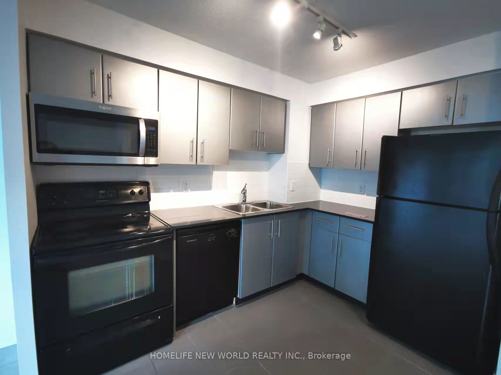 12 Yonge Street 1709 Property Photo 9