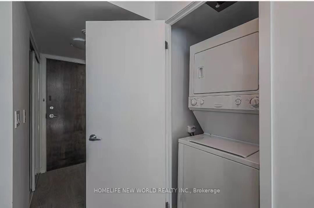 12 Yonge Street 1709 Property Photo 13
