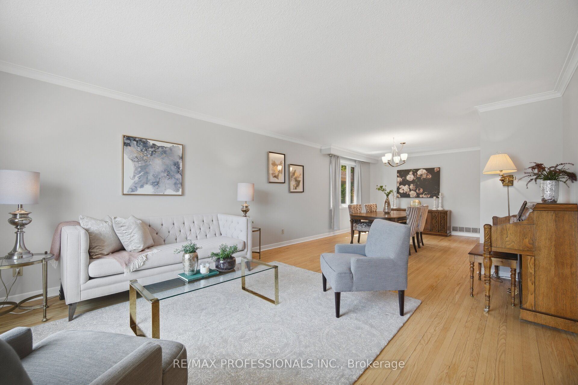 90 Peckham Avenue Property Photo 4