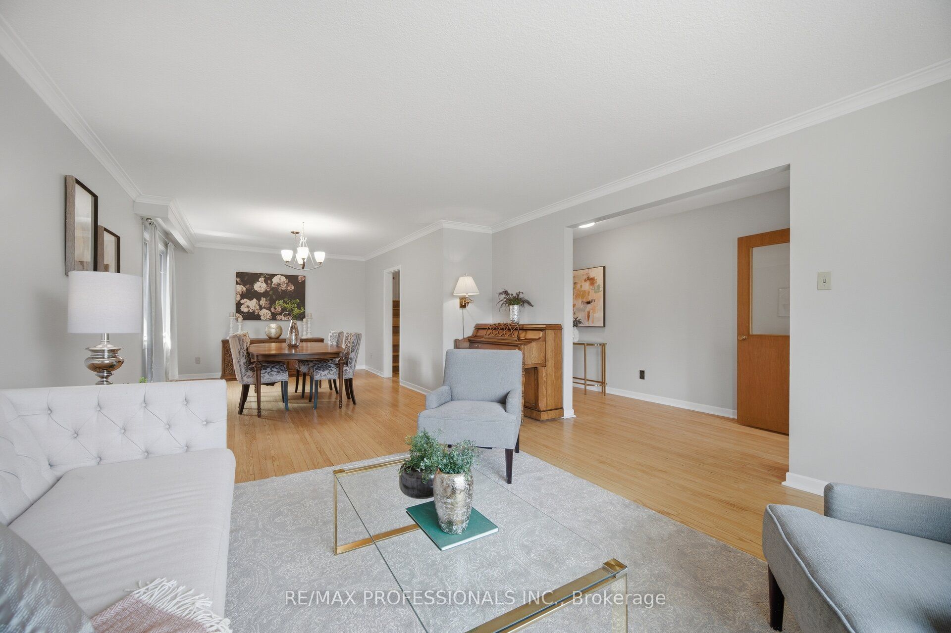 90 Peckham Avenue Property Photo 5