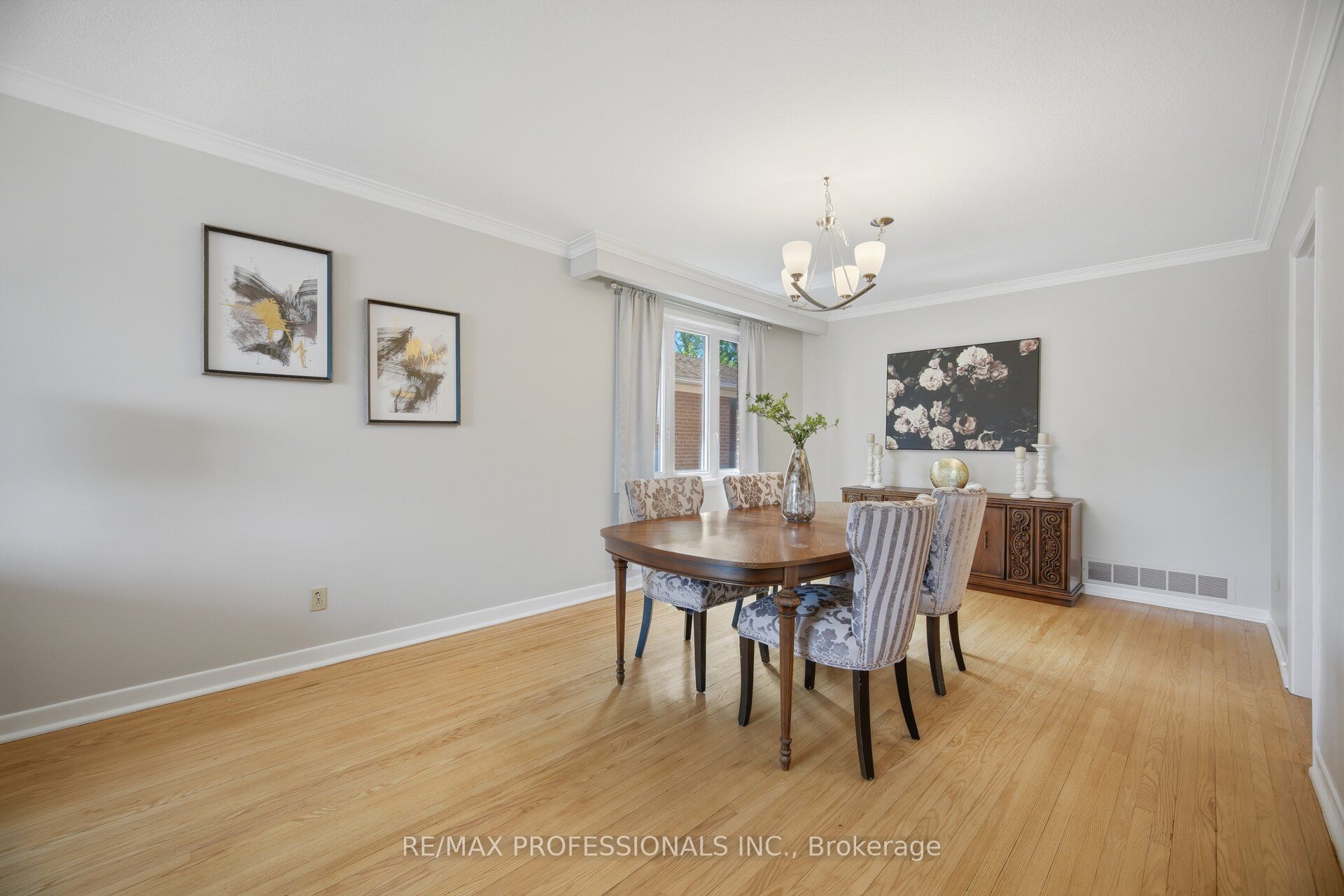 90 Peckham Avenue Property Photo 8