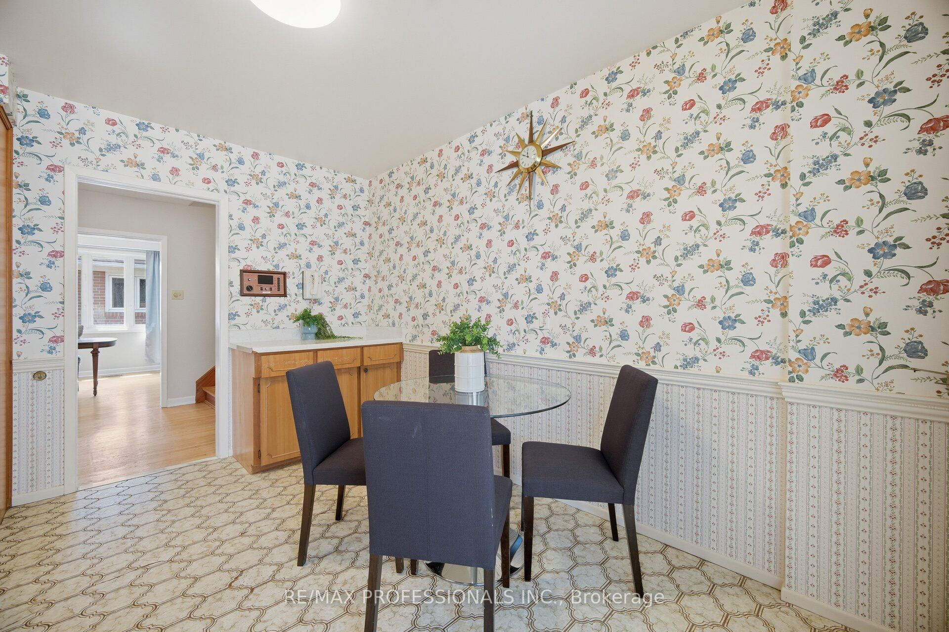 90 Peckham Avenue Property Photo 13