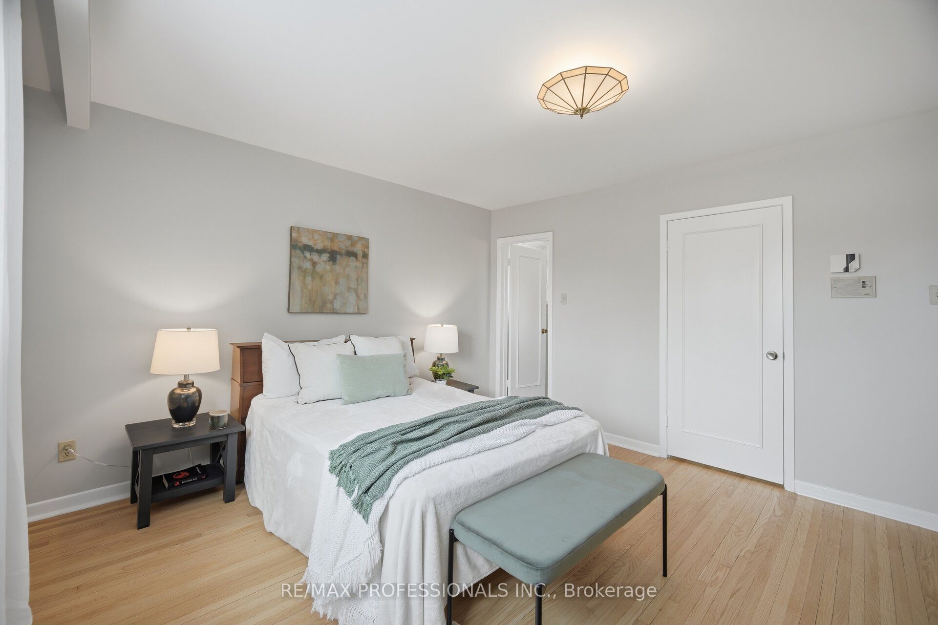 90 Peckham Avenue Property Photo 23