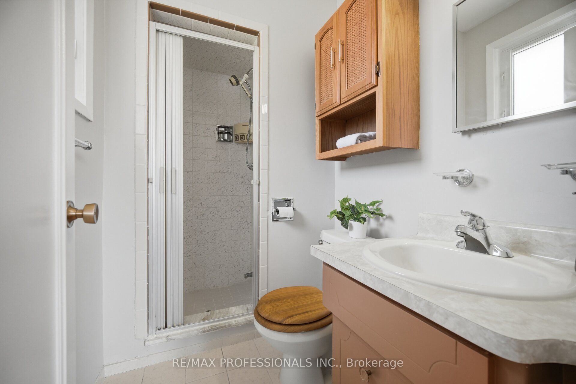 90 Peckham Avenue Property Photo 25