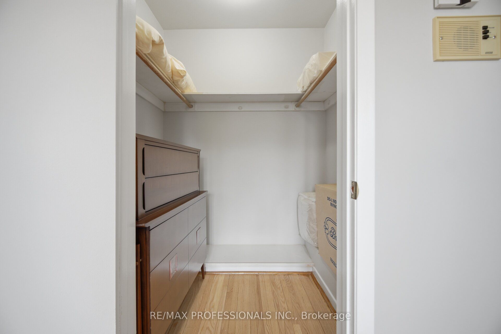 90 Peckham Avenue Property Photo 26