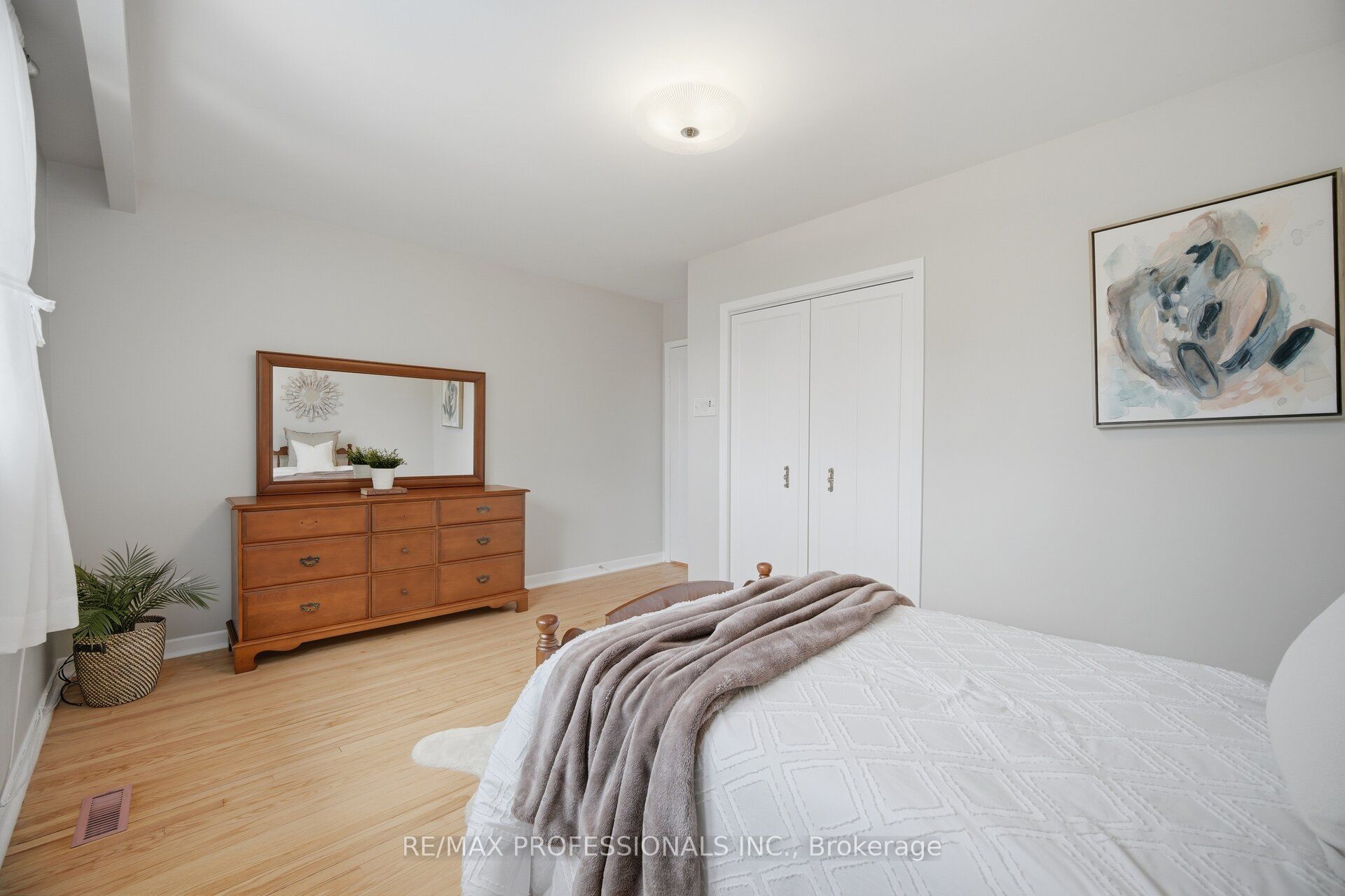 90 Peckham Avenue Property Photo 28