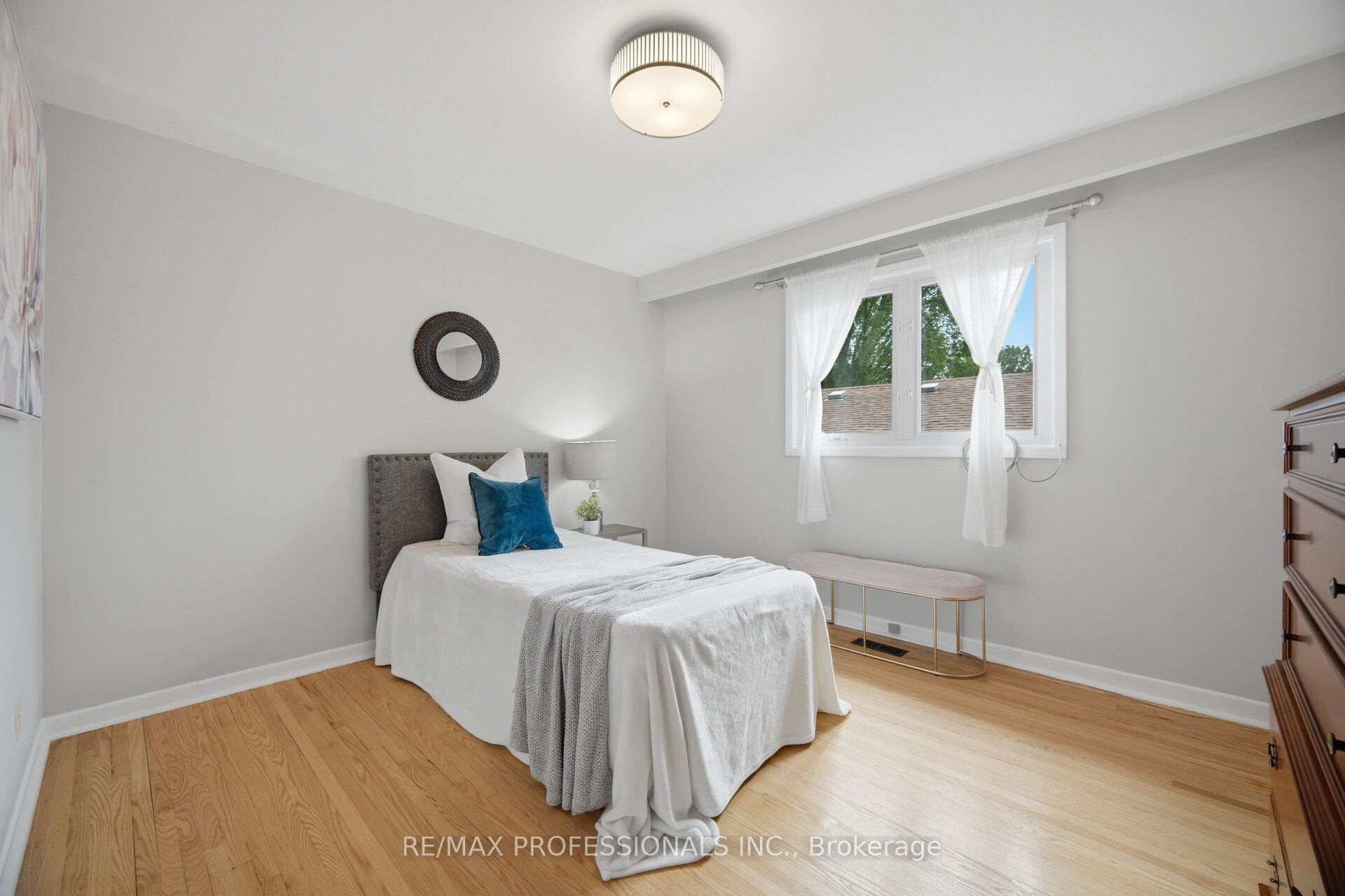 90 Peckham Avenue Property Photo 29