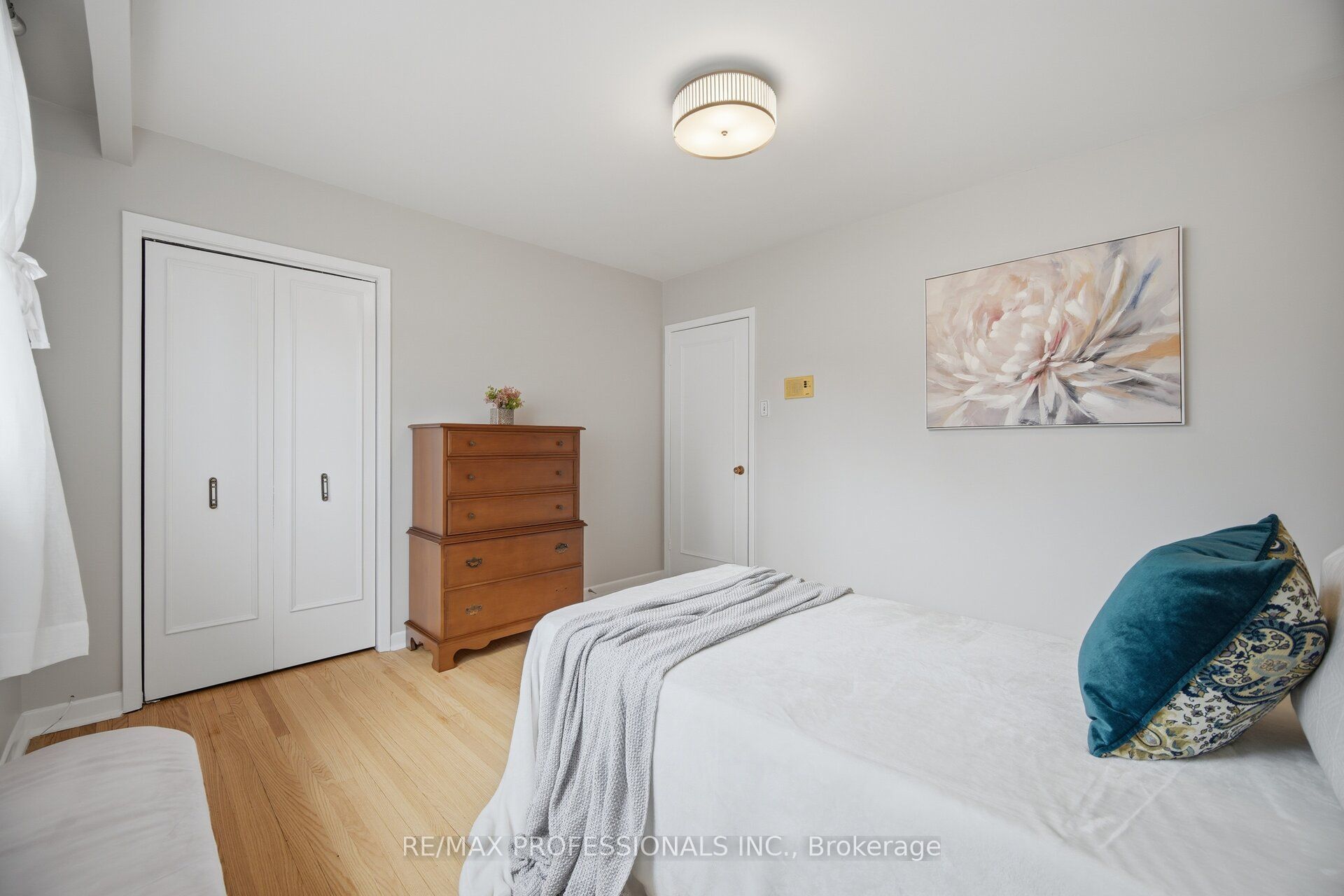 90 Peckham Avenue Property Photo 30