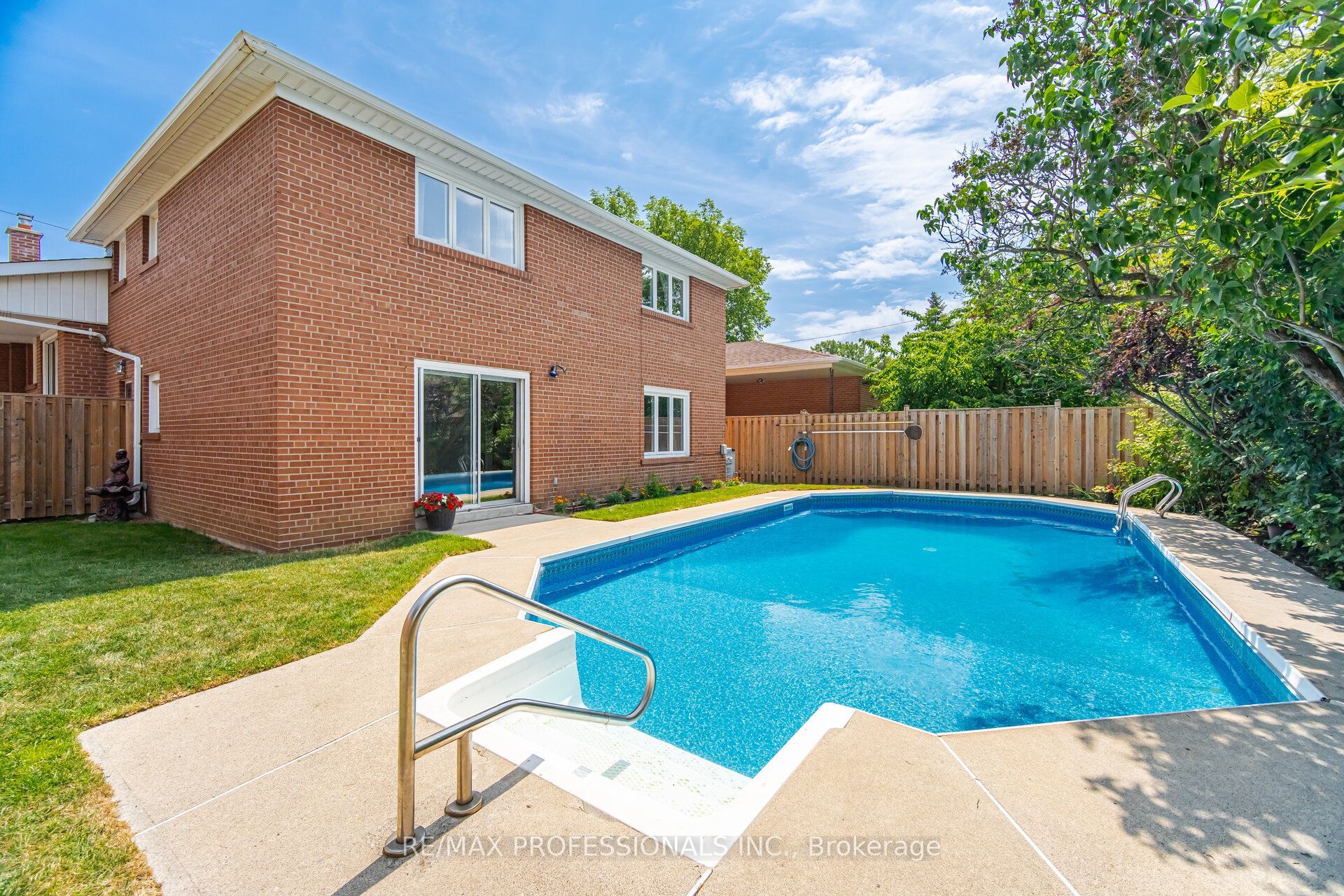90 Peckham Avenue Property Photo 46