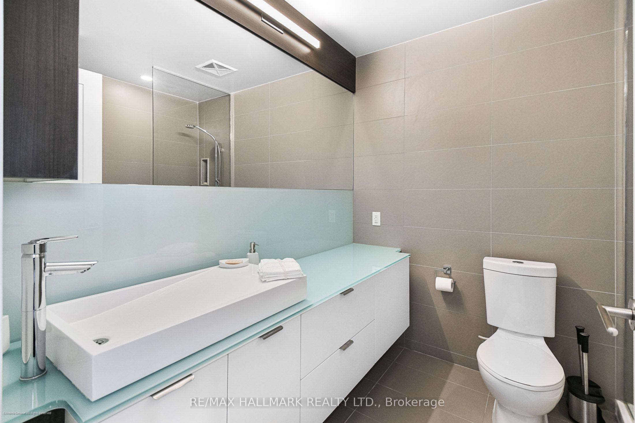 300 Front Street W 2712 Property Photo 8