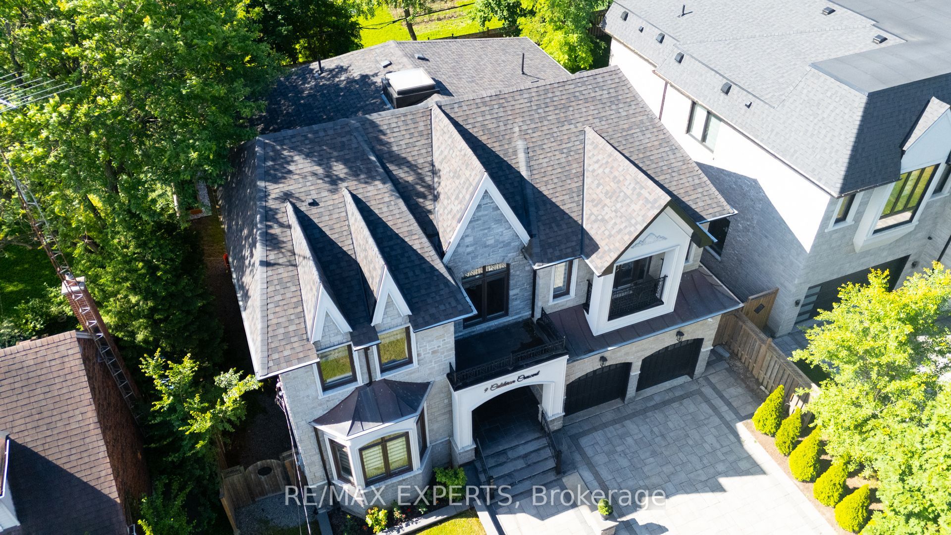 9 Calderon Crescent Property Photo 3
