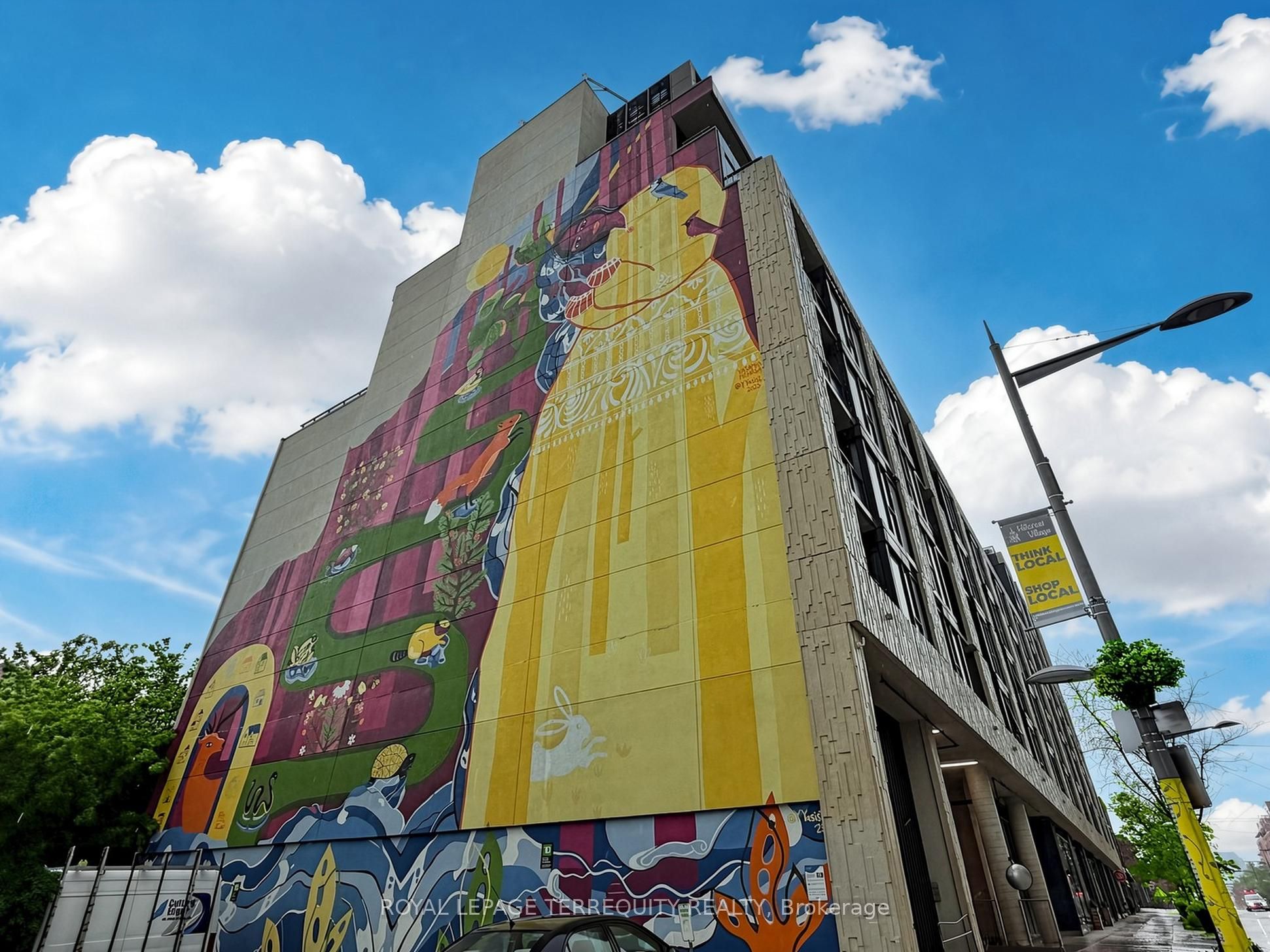 840 St Clair Avenue W 612