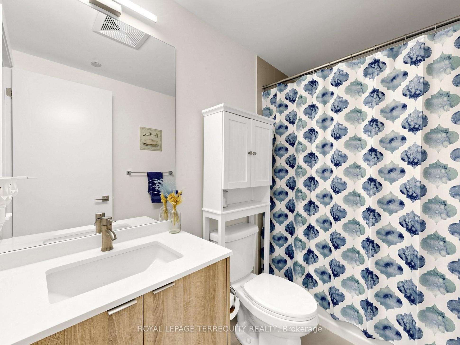 840 St Clair Avenue W 612 Property Photo 9