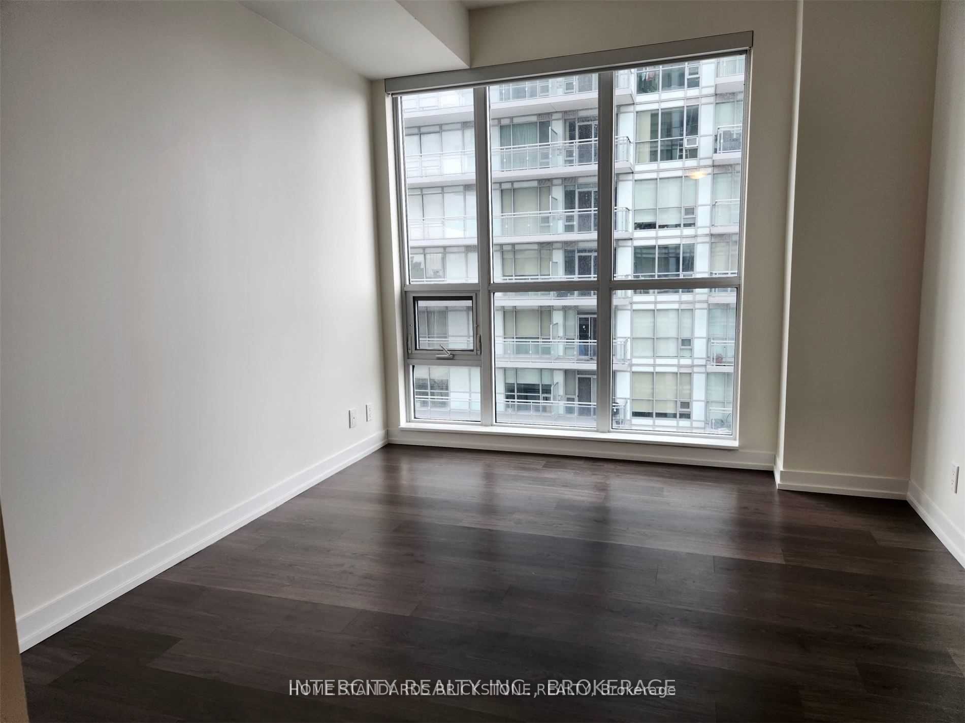 89 Dunfield Avenue 1707 Property Photo 2