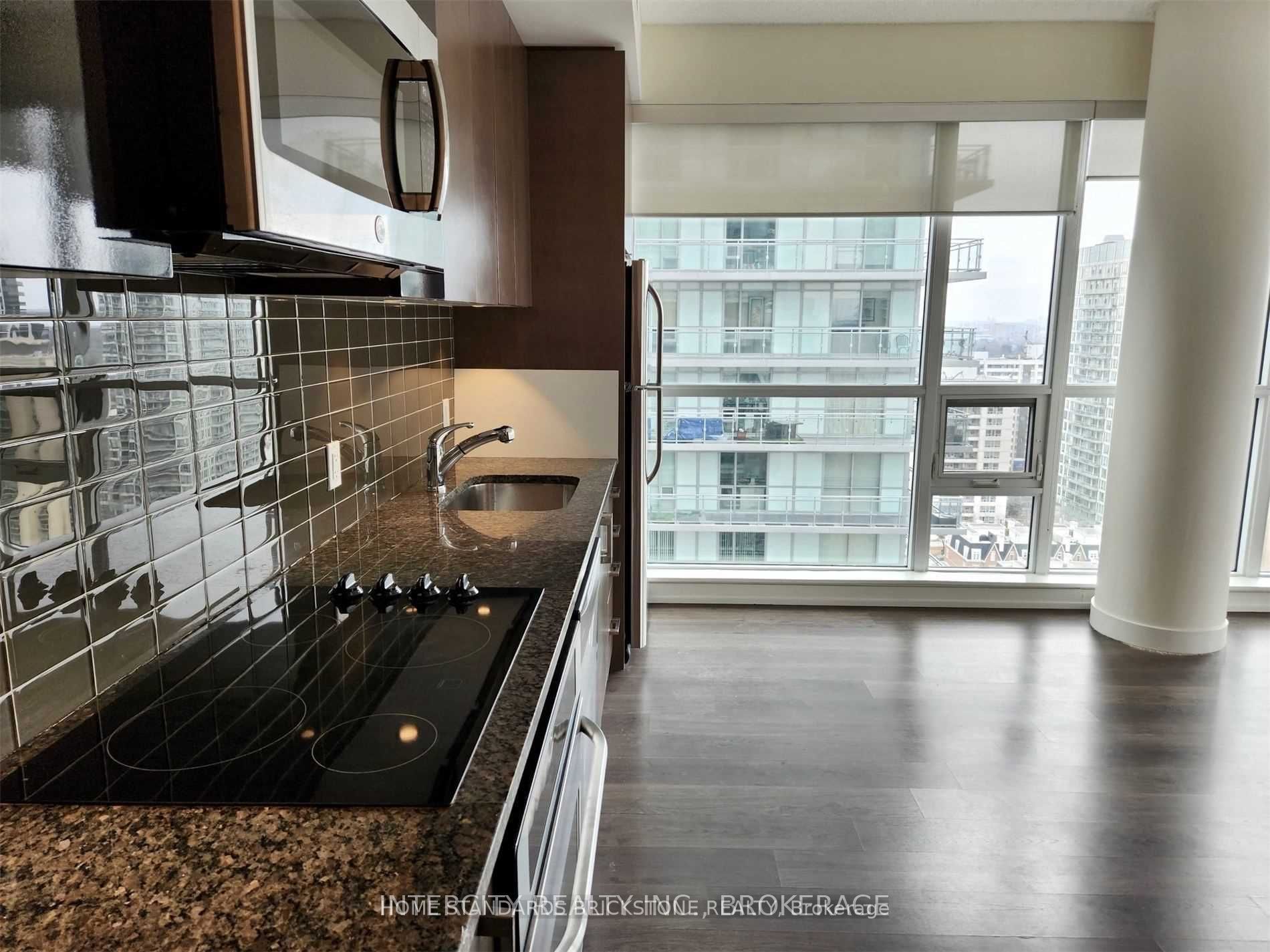 89 Dunfield Avenue 1707 Property Photo 5