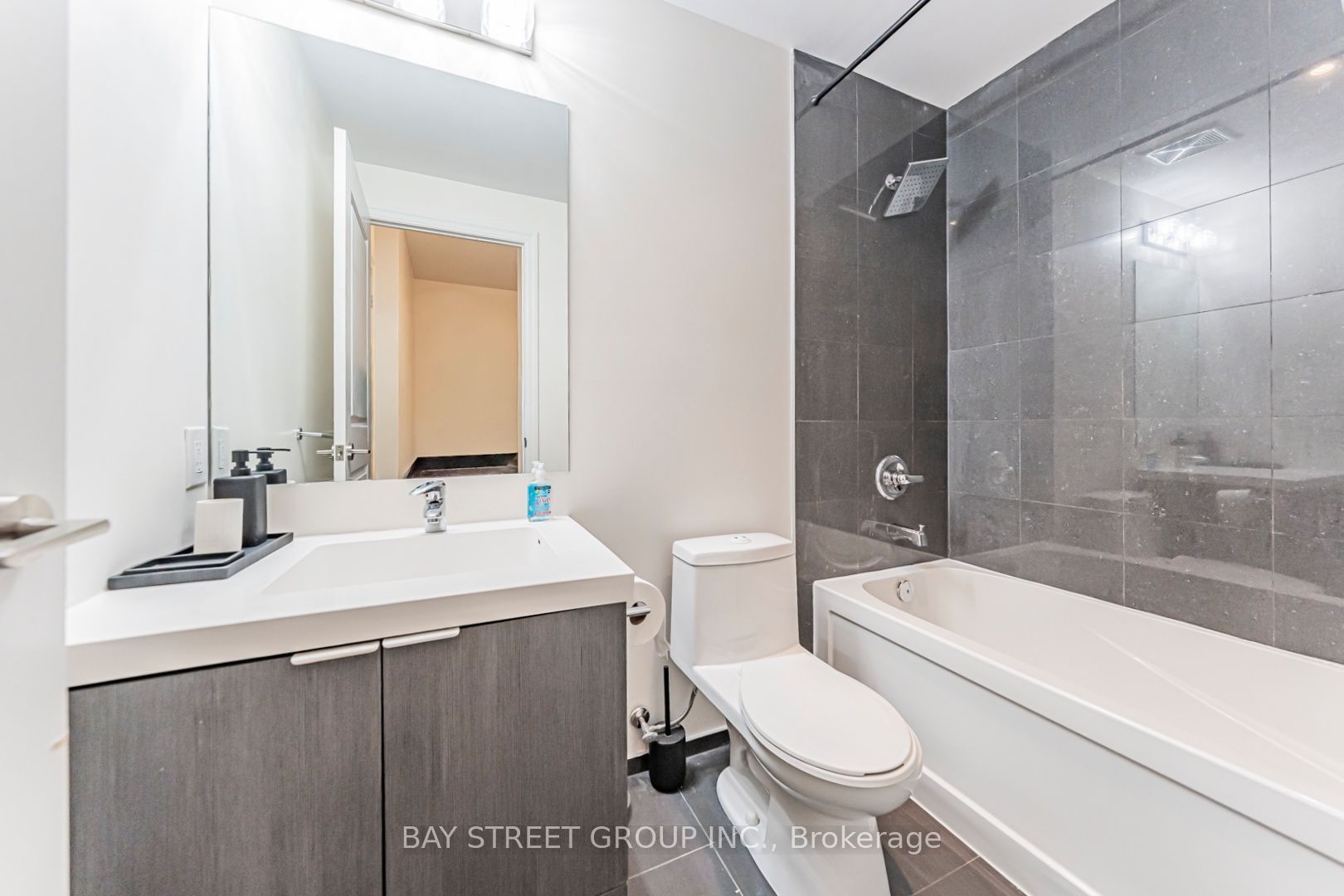 8 The Esplanade 5403 Property Photo 9