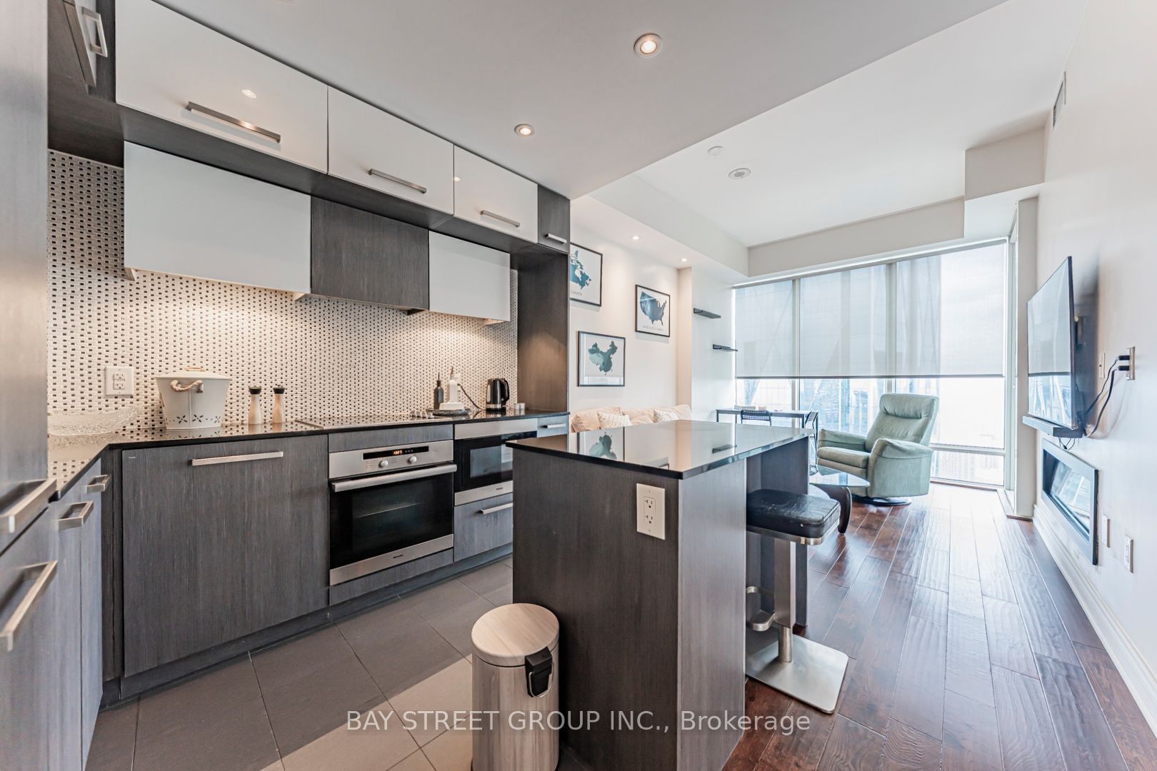 8 The Esplanade 5403 Property Photo 12