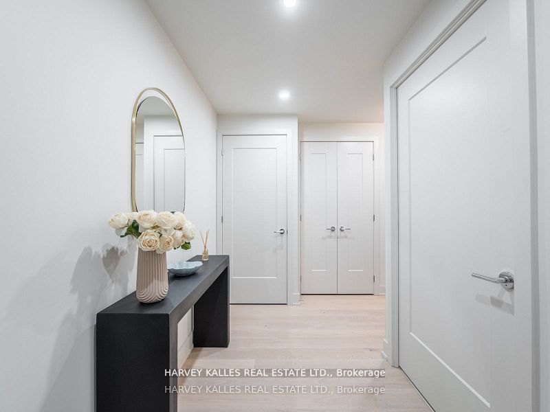 8 Manor Road W 610 Property Photo 7