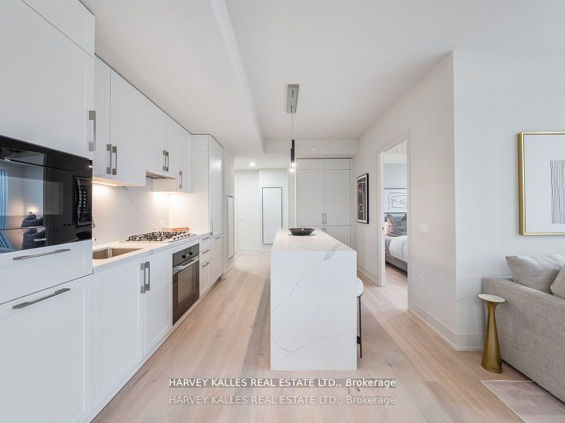 8 Manor Road W 610 Property Photo 12