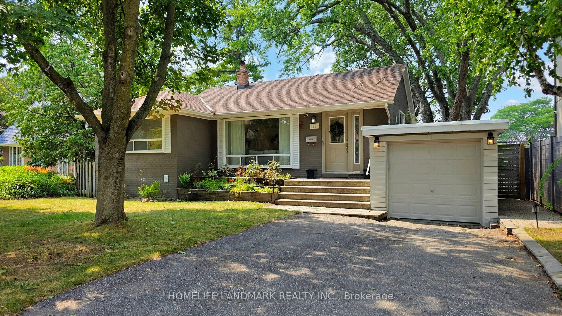 30 Paperbirch Drive Property Photo 1