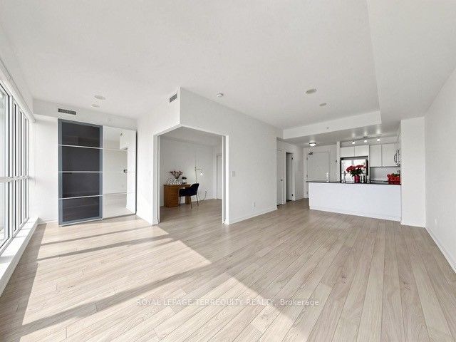 150 East Liberty Street 1418 Property Photo 12