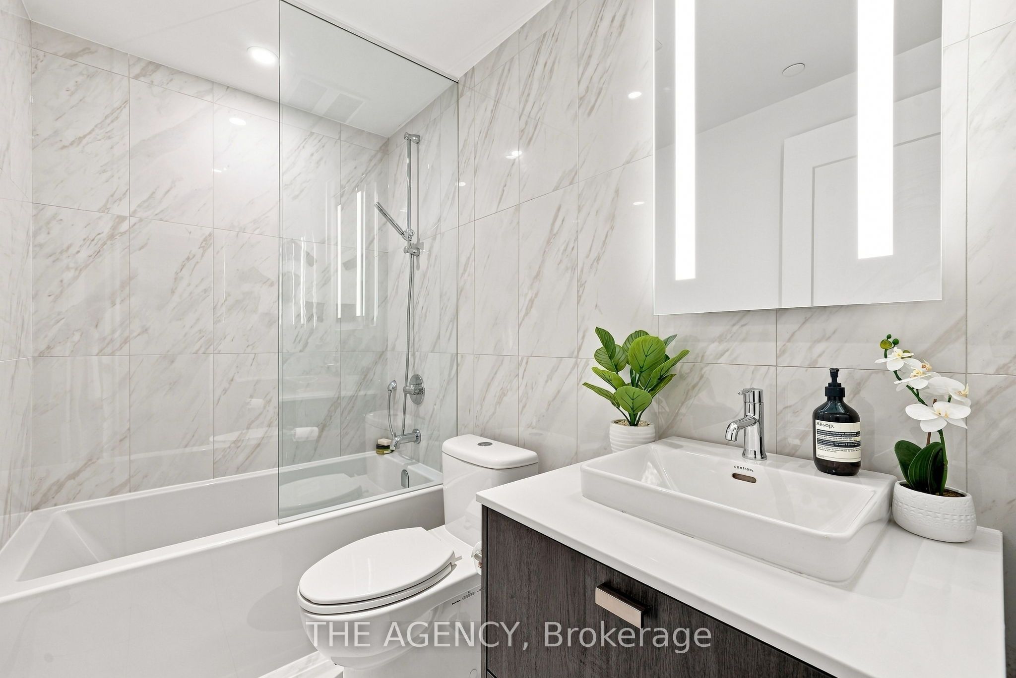 470 Front Street 907 Property Photo 18