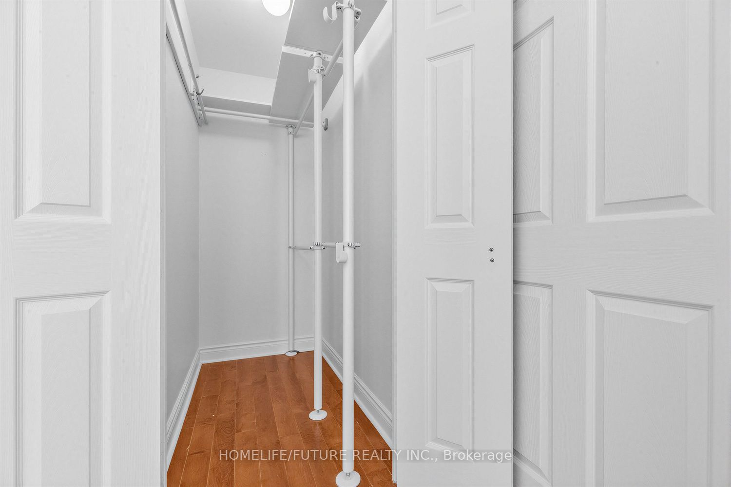 12 Rean Drive 213 Property Photo 14