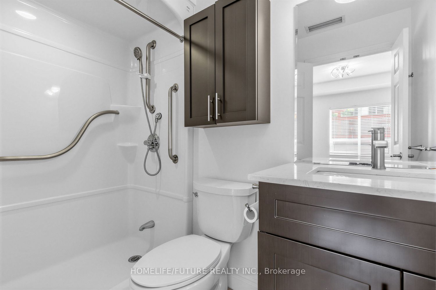 12 Rean Drive 213 Property Photo 15