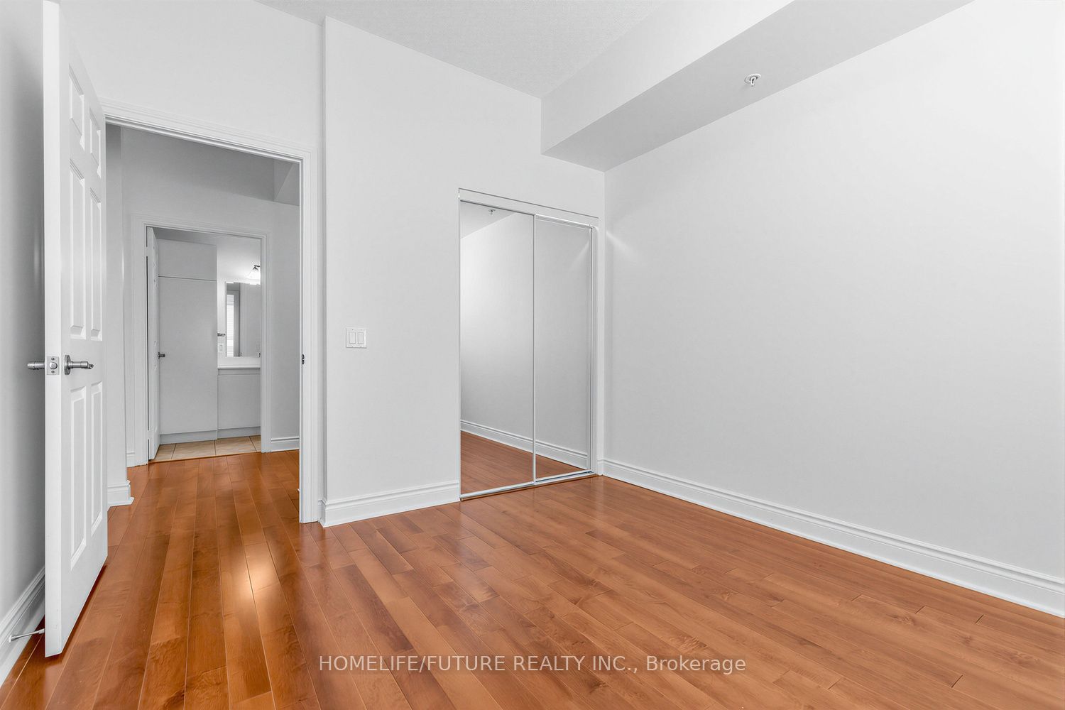 12 Rean Drive 213 Property Photo 17