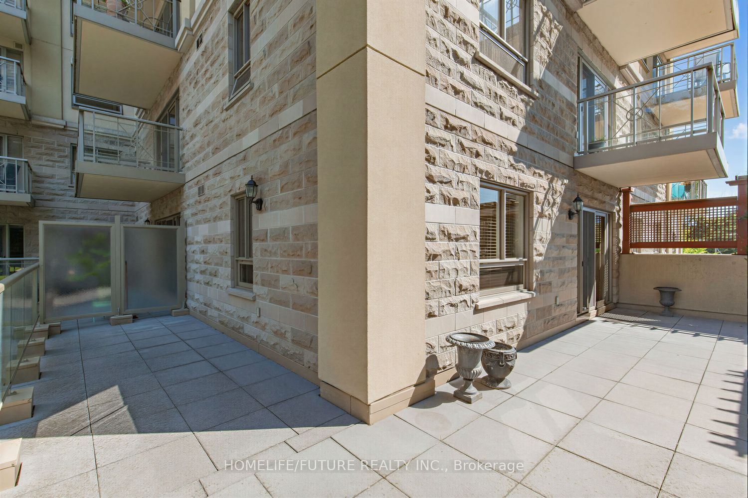 12 Rean Drive 213 Property Photo 26